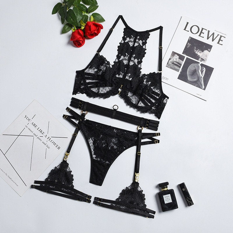Vrouwen Bloemen Kant Lingerie Set Halter Criss-Cross Strap Vrouwen Bloemen Kant Lingerie Set Halter Criss-Cross Strap