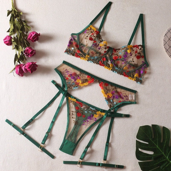 Loving & Pretty Playful green floral lingerie set